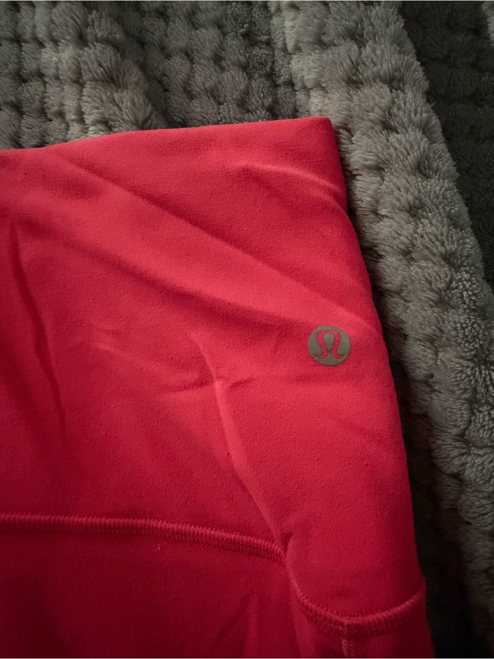 lululemon leggings, hot pink capri